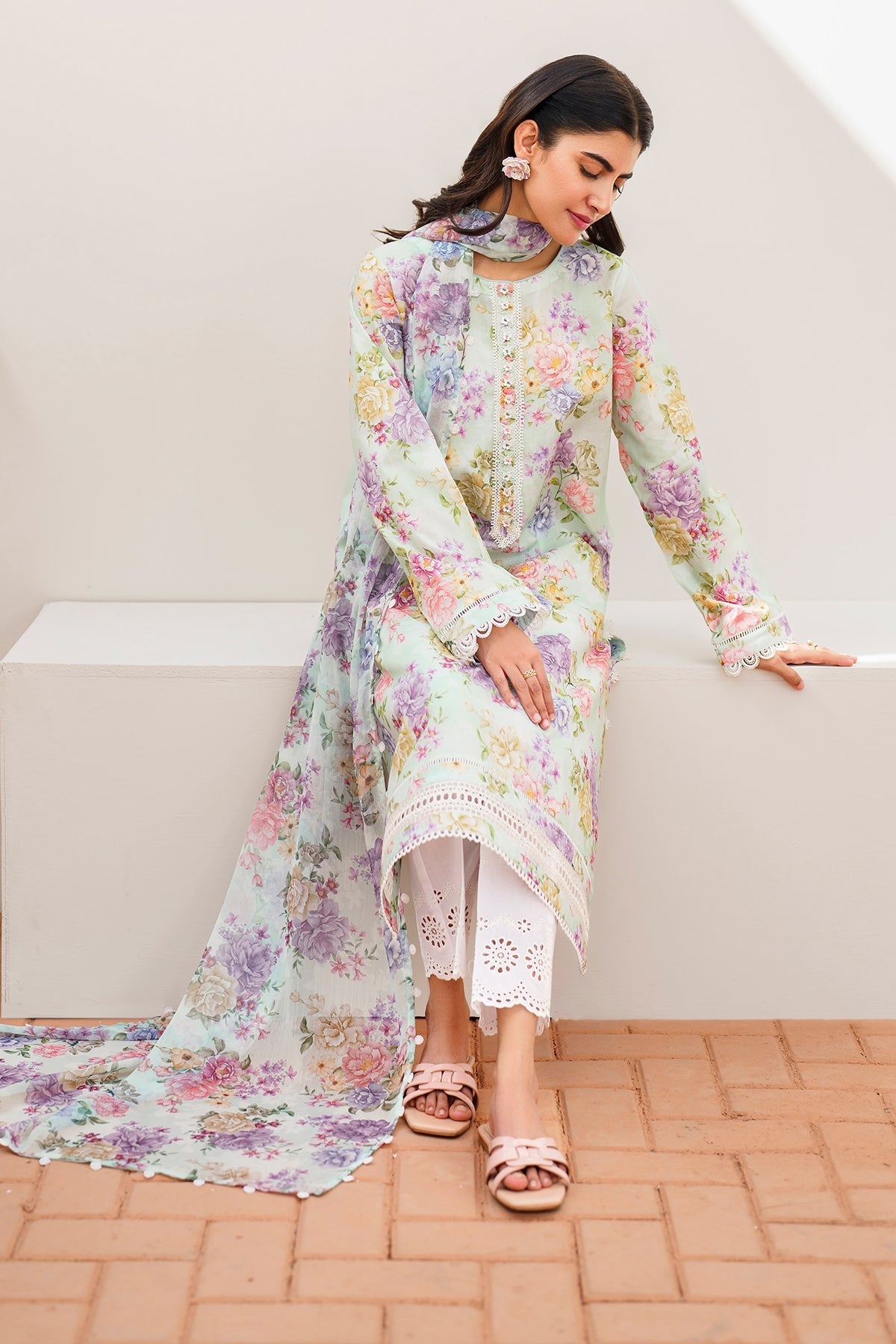 EMBROIDERED PRINTED LAWN UF-631