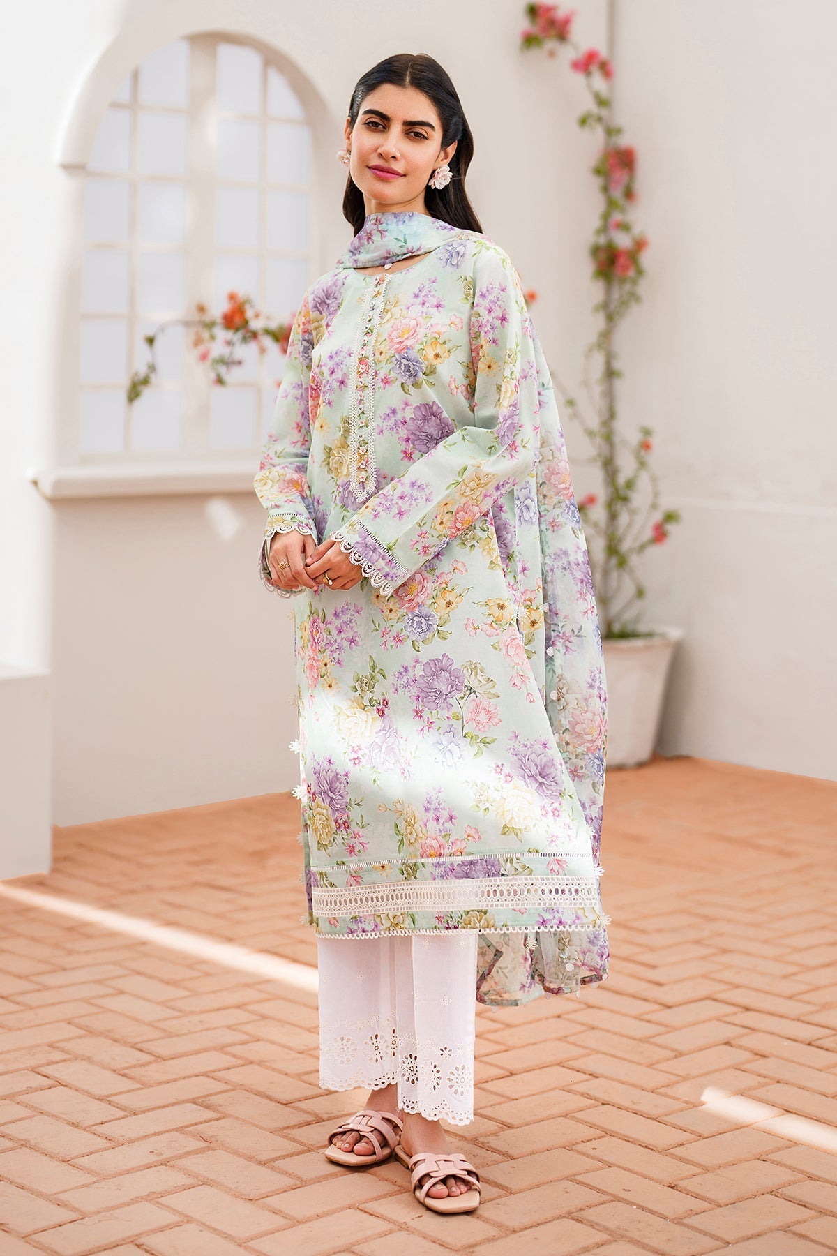 EMBROIDERED PRINTED LAWN UF-631