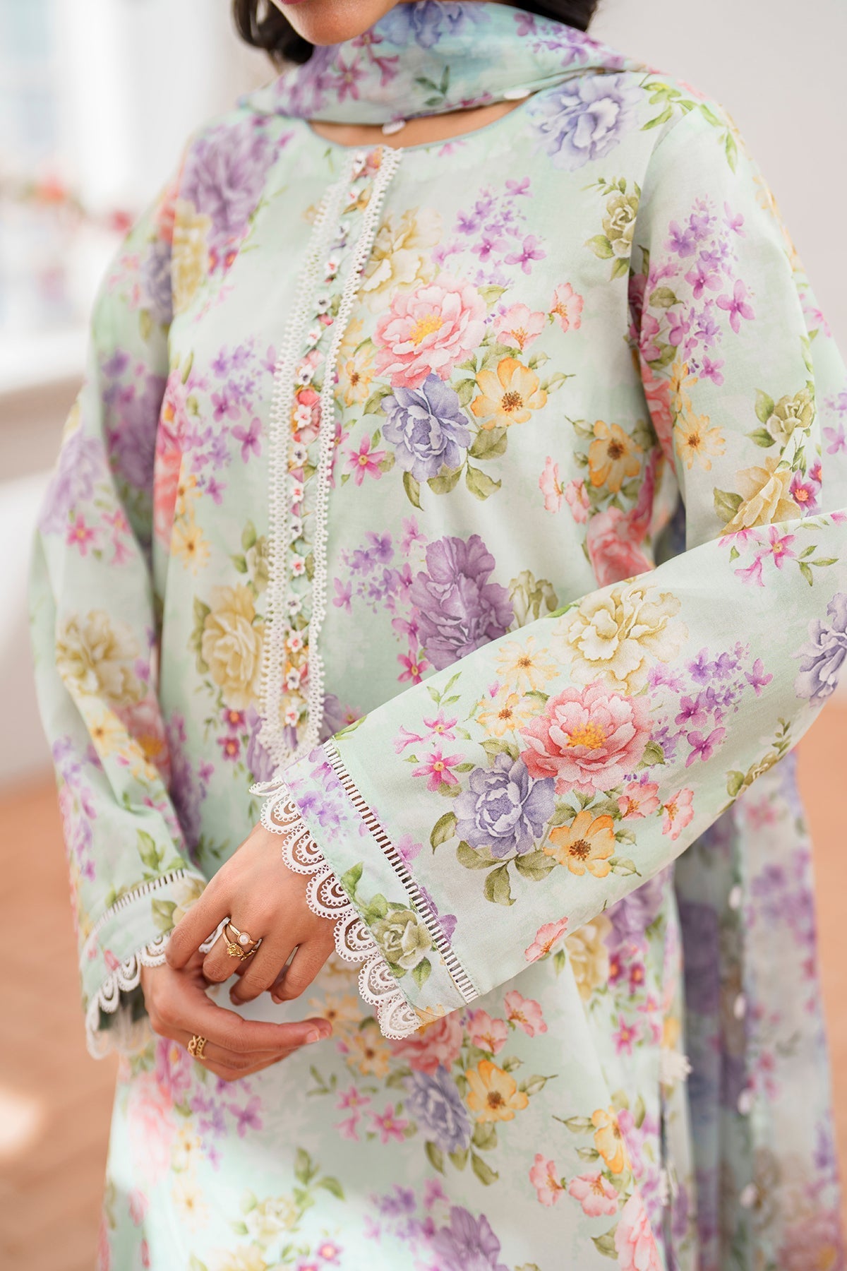 EMBROIDERED PRINTED LAWN UF-631