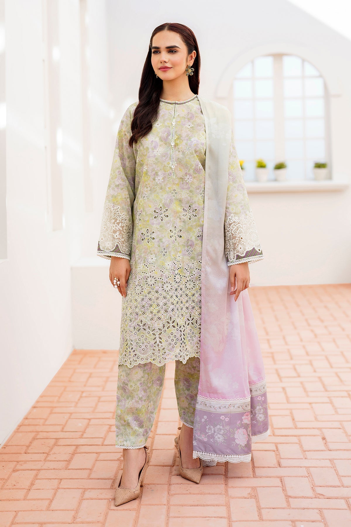 EMBROIDERED PRINTED LAWN UF-634